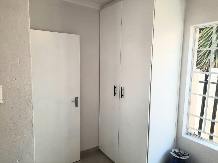 2 Bedroom Property for Sale in Wychwood Gauteng