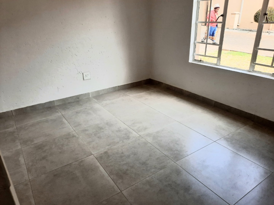2 Bedroom Property for Sale in Wychwood Gauteng