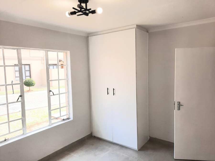 2 Bedroom Property for Sale in Wychwood Gauteng