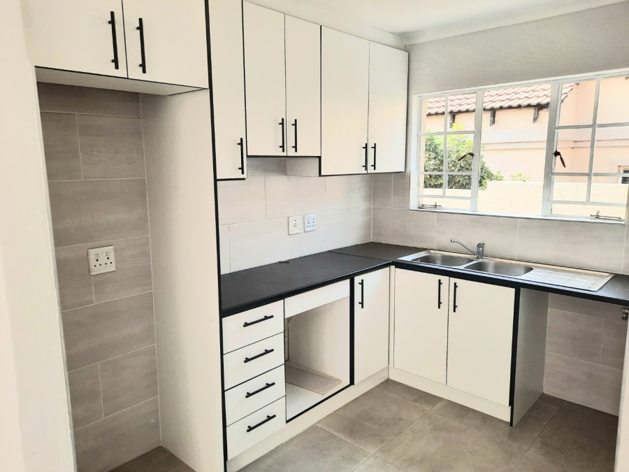 2 Bedroom Property for Sale in Wychwood Gauteng