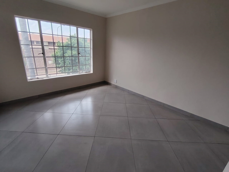 2 Bedroom Property for Sale in Rooihuiskraal North Gauteng