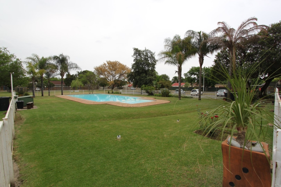 2 Bedroom Property for Sale in Queenswood Gauteng