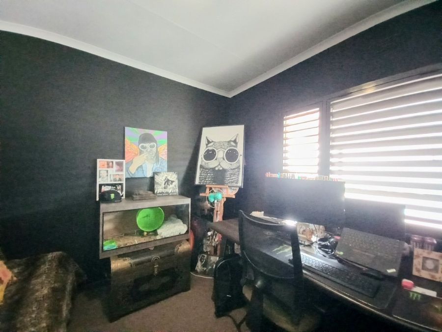 3 Bedroom Property for Sale in Edenvale Central Gauteng