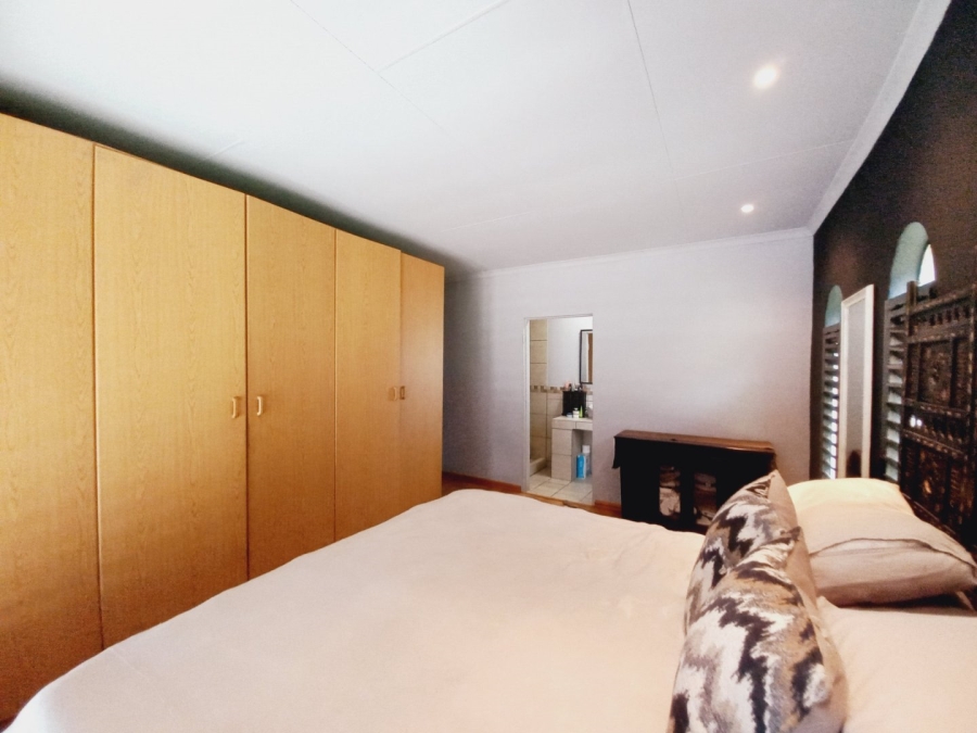 3 Bedroom Property for Sale in Edenvale Central Gauteng