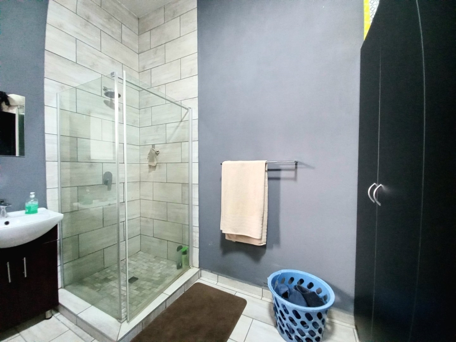 3 Bedroom Property for Sale in Edenvale Central Gauteng