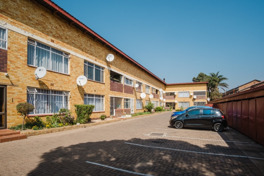 2 Bedroom Property for Sale in New Redruth Gauteng