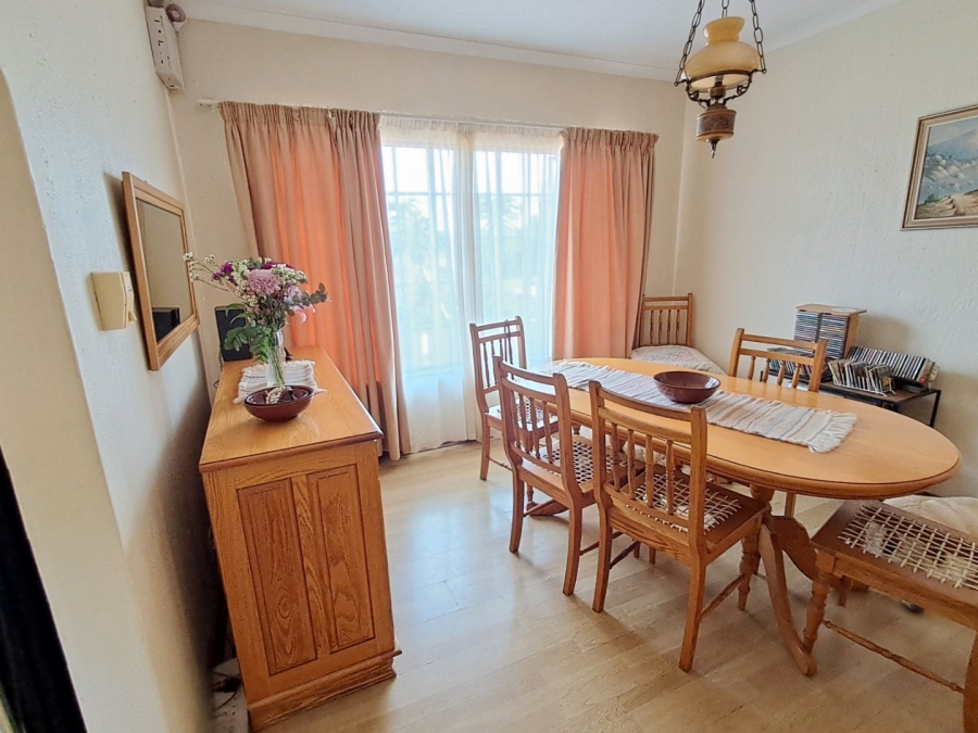 5 Bedroom Property for Sale in Mountain View Gauteng