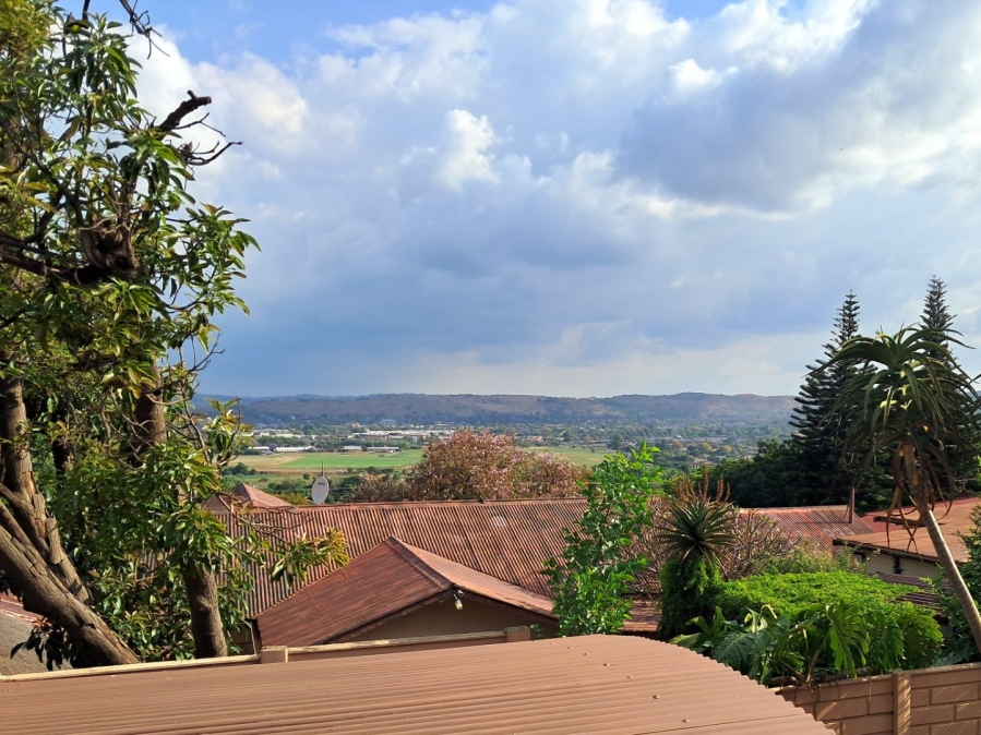 5 Bedroom Property for Sale in Mountain View Gauteng