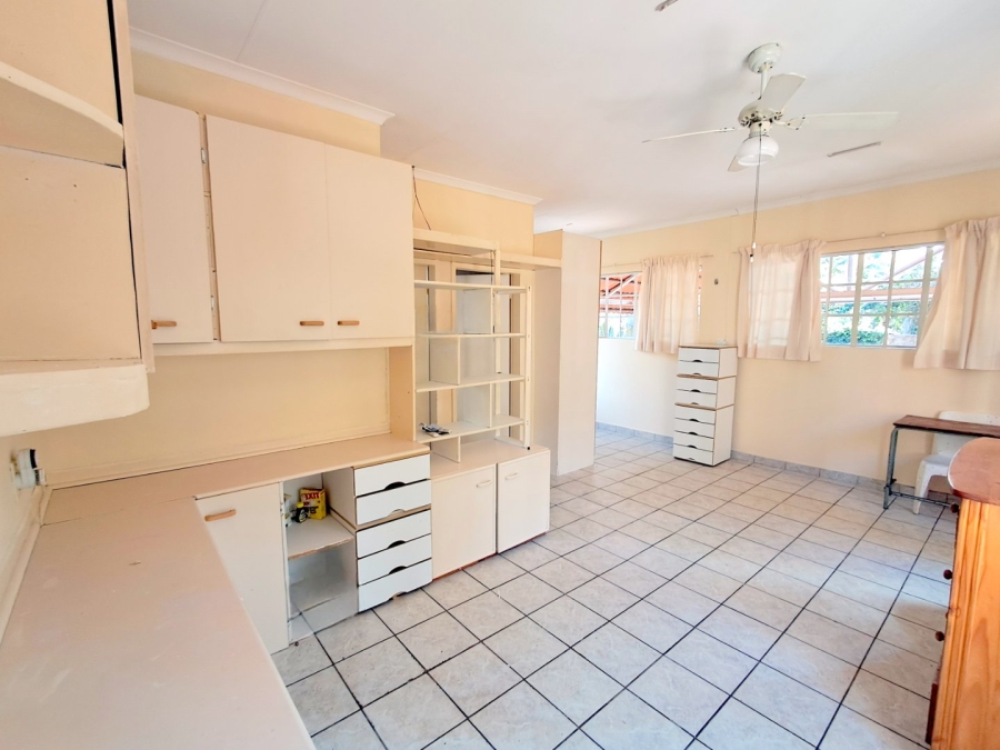 5 Bedroom Property for Sale in Mountain View Gauteng