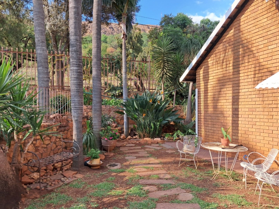 5 Bedroom Property for Sale in Mountain View Gauteng