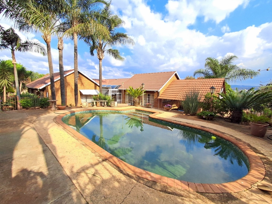 5 Bedroom Property for Sale in Mountain View Gauteng