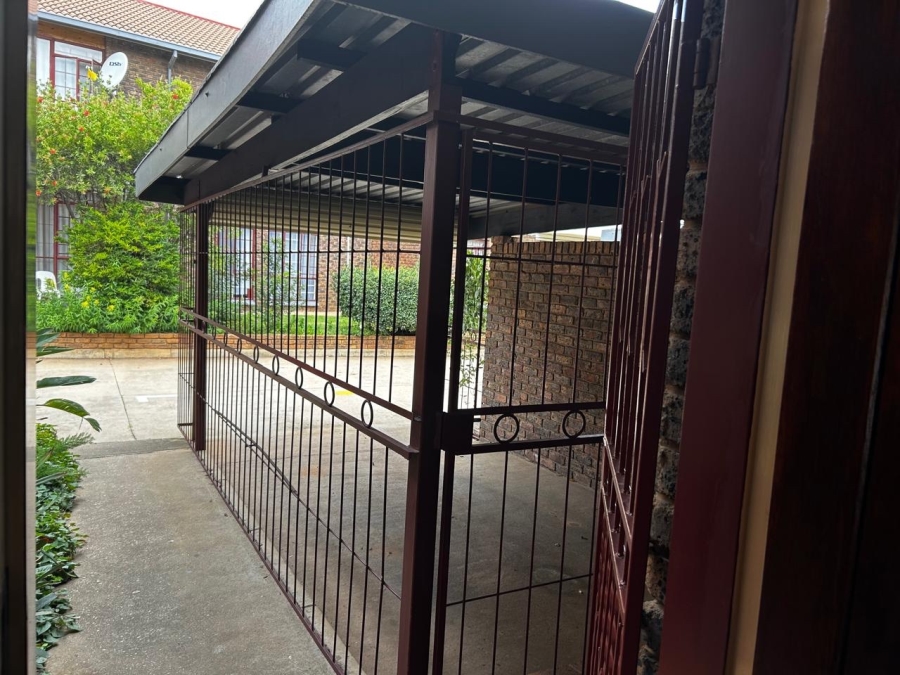 2 Bedroom Property for Sale in Bester Gauteng