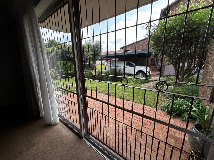 2 Bedroom Property for Sale in Bester Gauteng