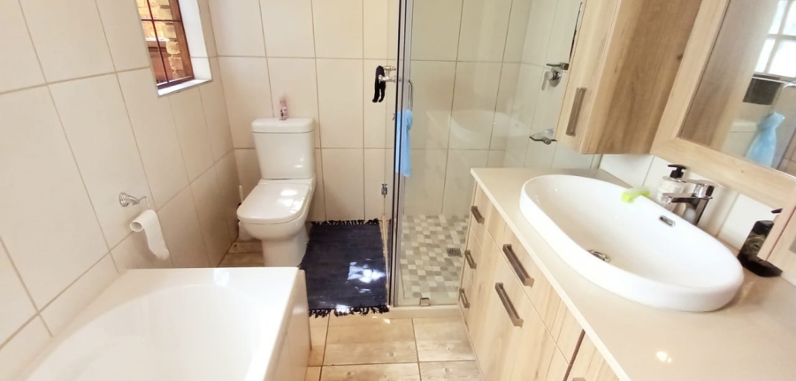 4 Bedroom Property for Sale in Vaal Marina Gauteng