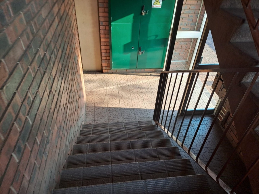 2 Bedroom Property for Sale in Pretoria North Gauteng