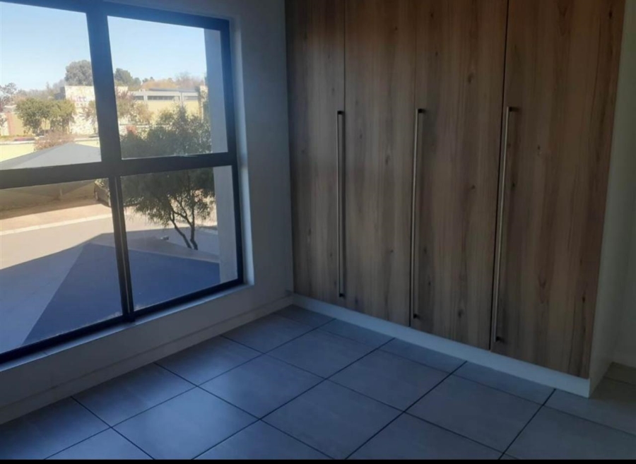  Bedroom Property for Sale in Waterfall Gauteng