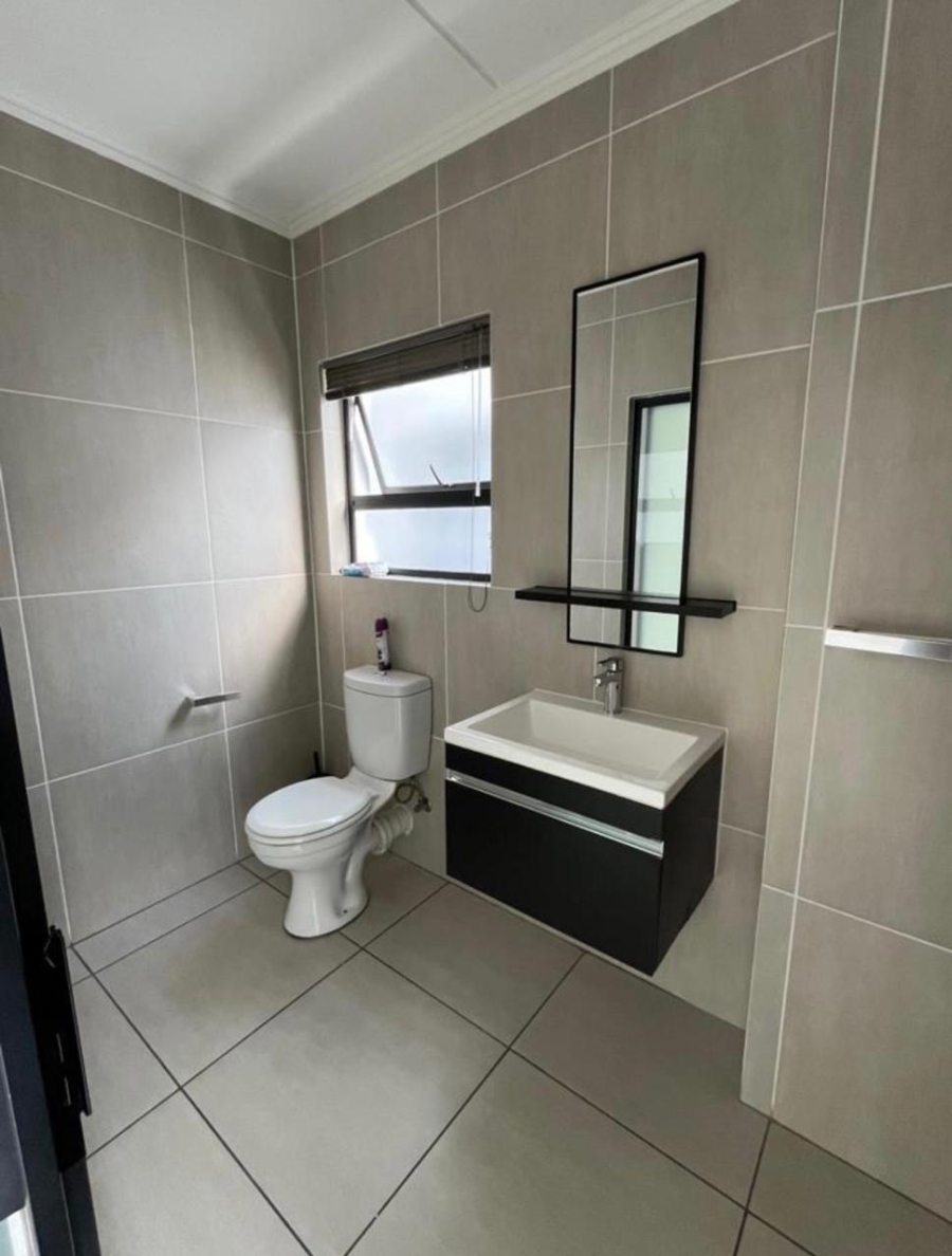  Bedroom Property for Sale in Greenstone Hill Gauteng