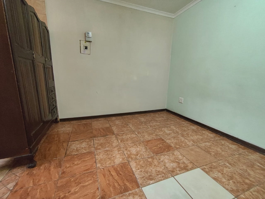 1 Bedroom Property for Sale in Parktown Estate Gauteng
