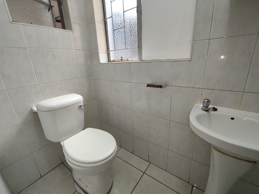 1 Bedroom Property for Sale in Parktown Estate Gauteng