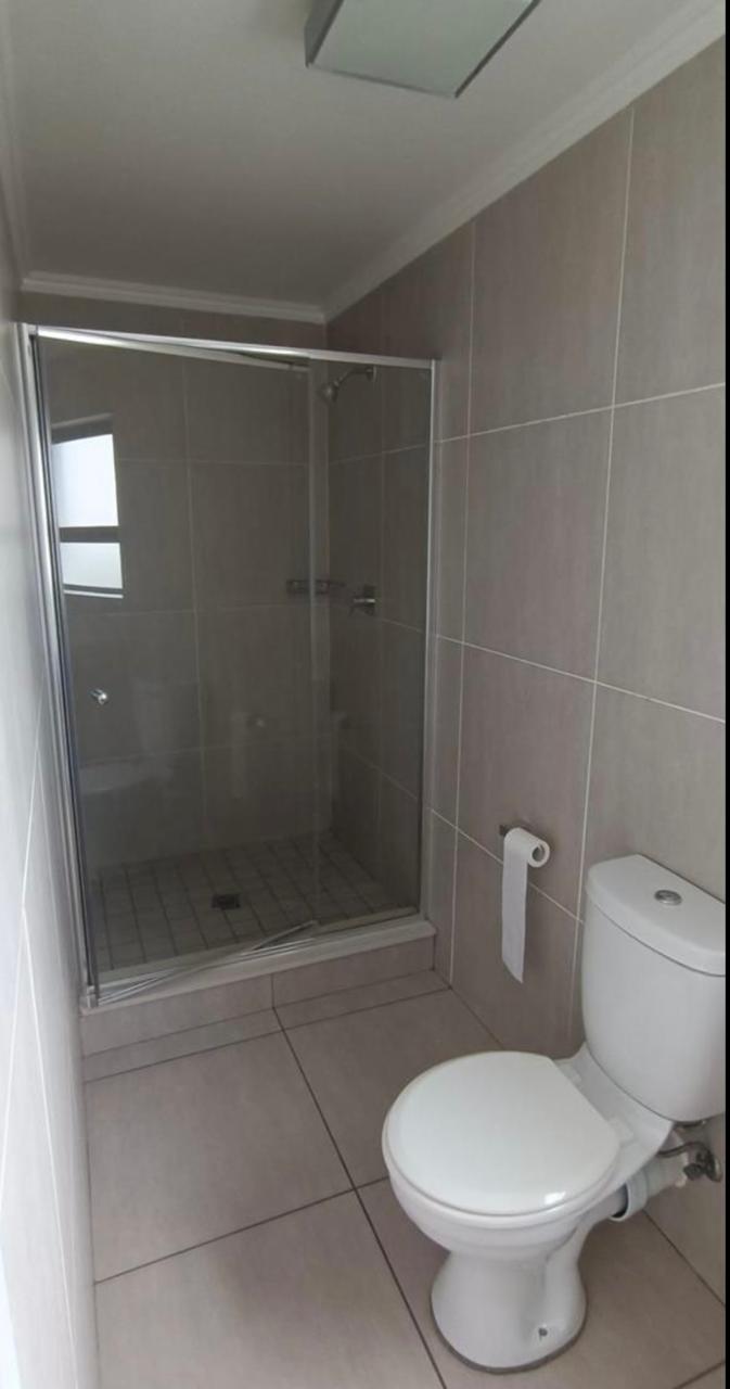  Bedroom Property for Sale in Greenstone Hill Gauteng