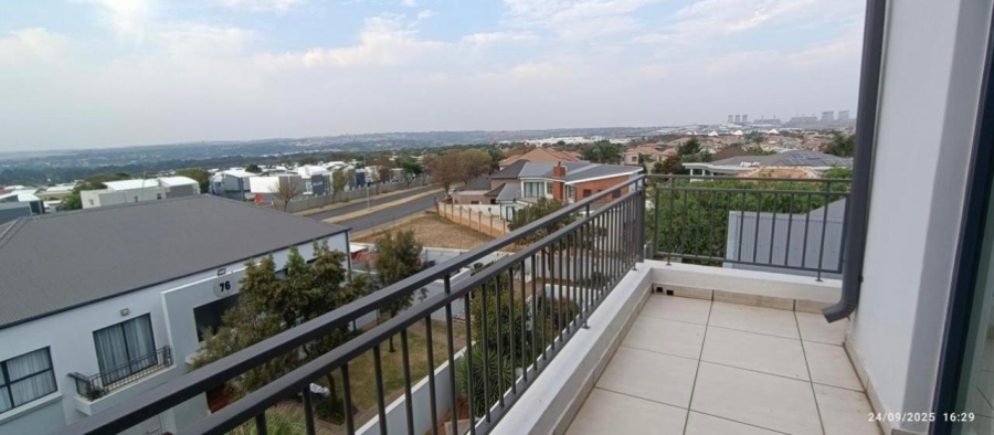  Bedroom Property for Sale in Greenstone Hill Gauteng