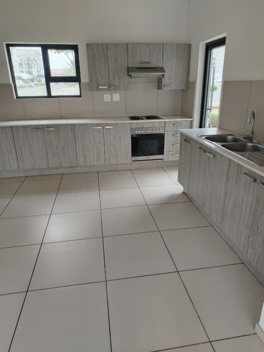 2 Bedroom Property for Sale in Erand Gardens Gauteng
