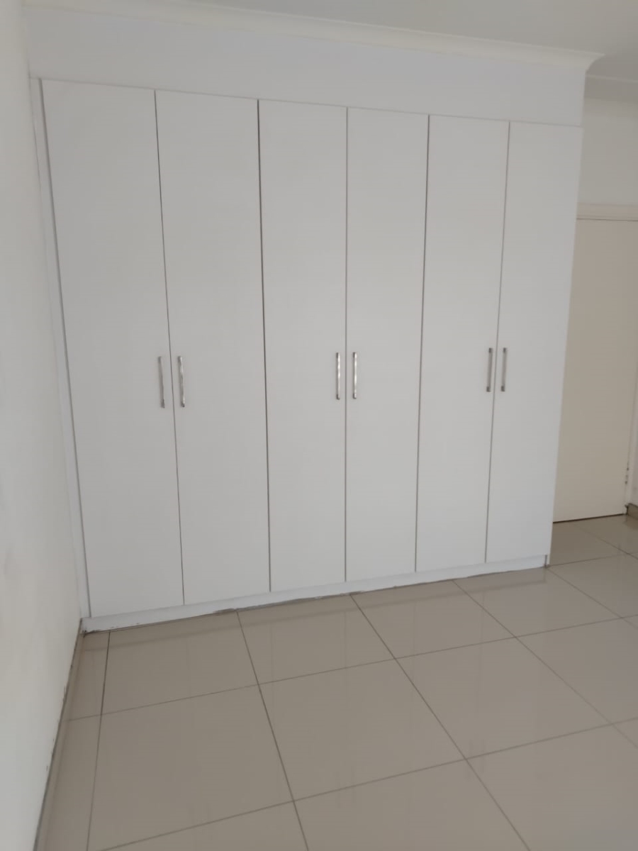 2 Bedroom Property for Sale in Erand Gardens Gauteng