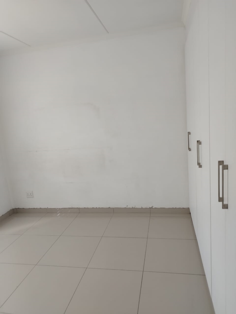 2 Bedroom Property for Sale in Erand Gardens Gauteng