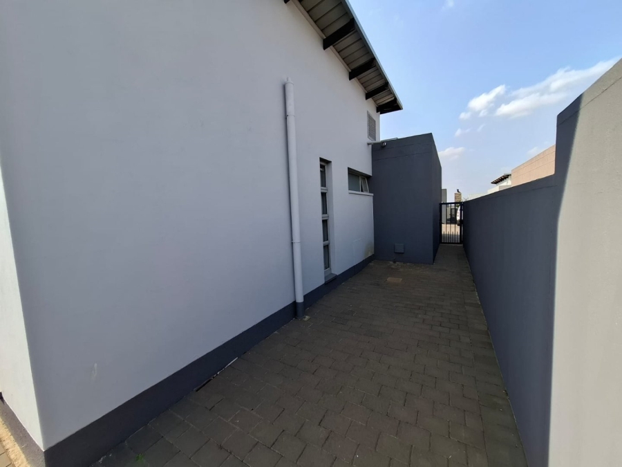 To Let 3 Bedroom Property for Rent in Eye of Africa Gauteng