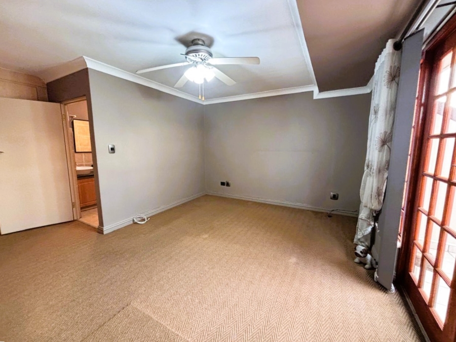 3 Bedroom Property for Sale in Highveld Gauteng