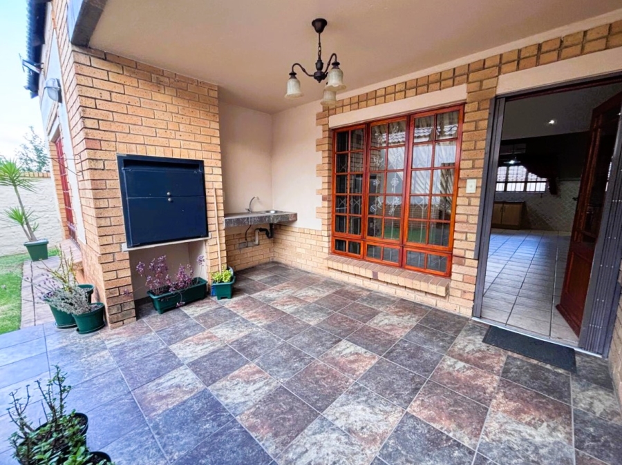 3 Bedroom Property for Sale in Highveld Gauteng