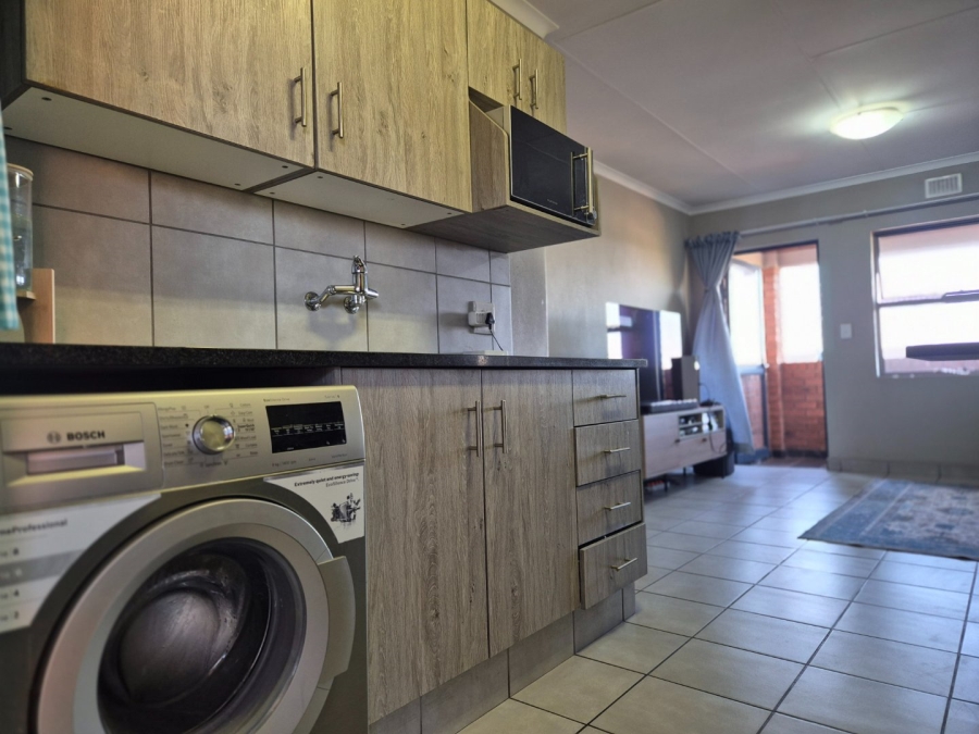 2 Bedroom Property for Sale in Heuweloord Gauteng