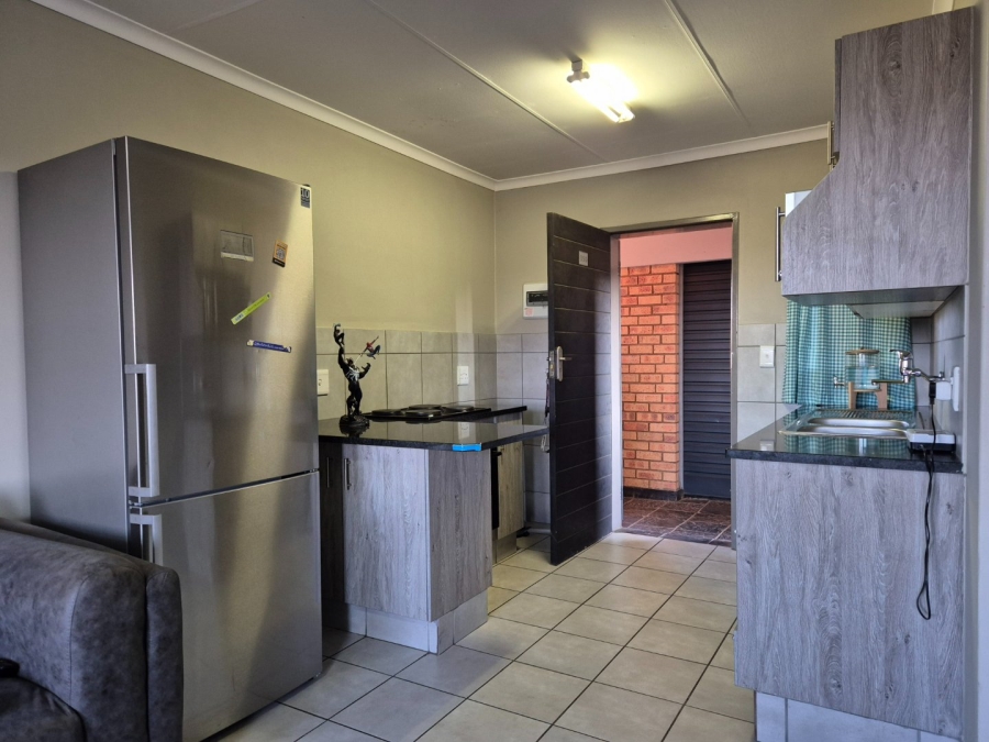 2 Bedroom Property for Sale in Heuweloord Gauteng