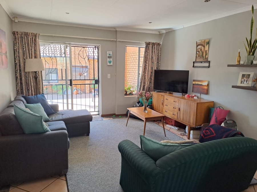To Let 3 Bedroom Property for Rent in Equestria Gauteng