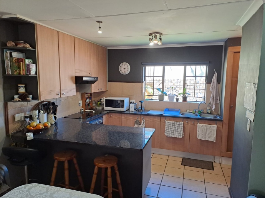 To Let 3 Bedroom Property for Rent in Equestria Gauteng