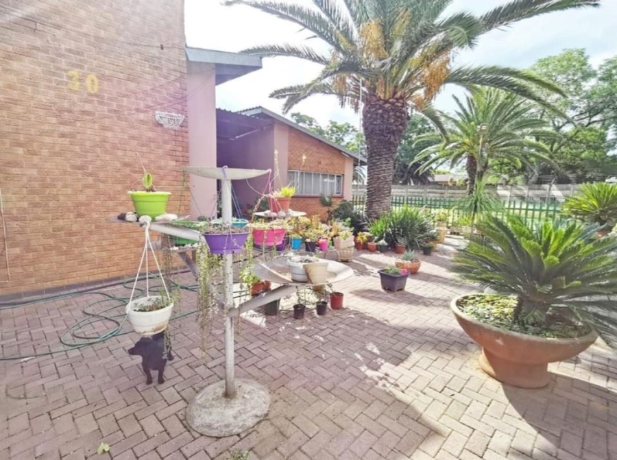 6 Bedroom Property for Sale in Vanderbijlpark SW 5 Gauteng
