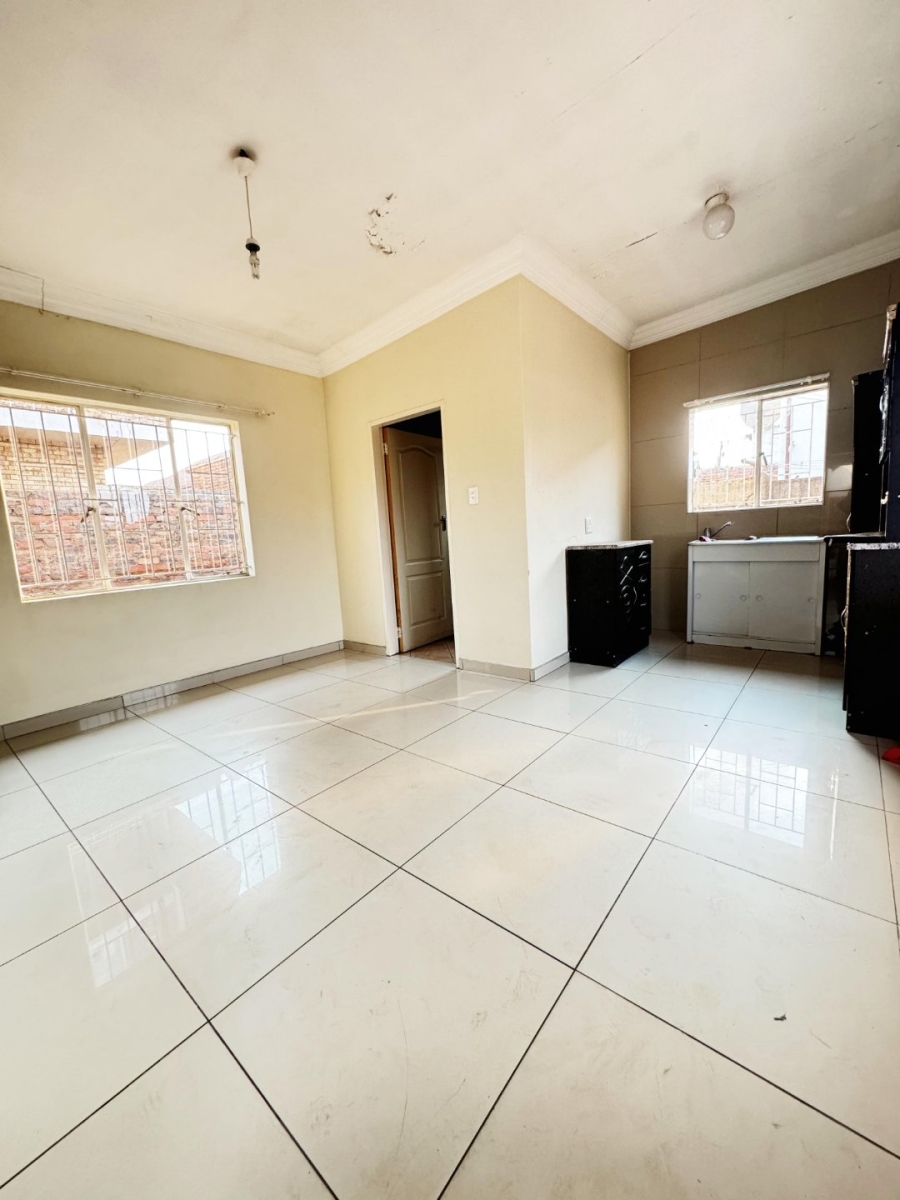 To Let 1 Bedroom Property for Rent in Laudium Ext 2 Gauteng