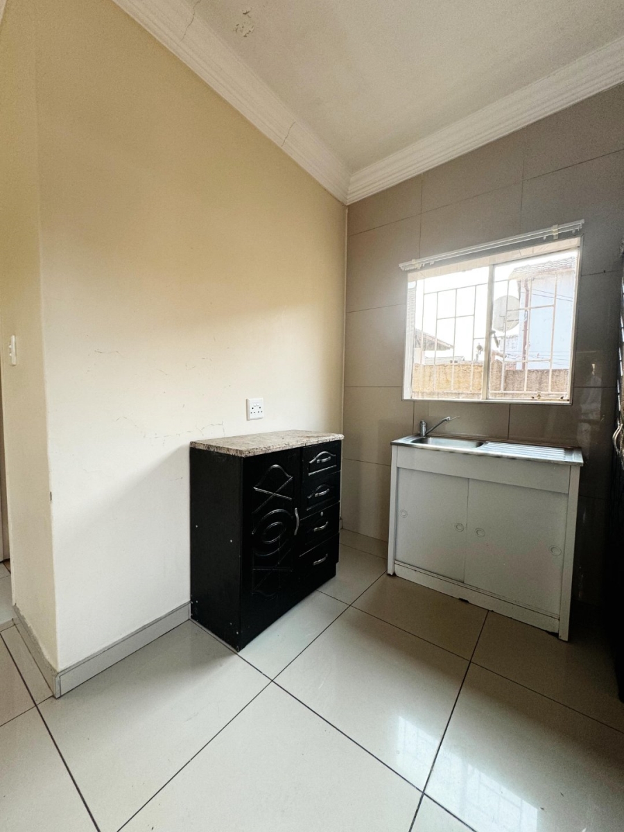 To Let 1 Bedroom Property for Rent in Laudium Ext 2 Gauteng