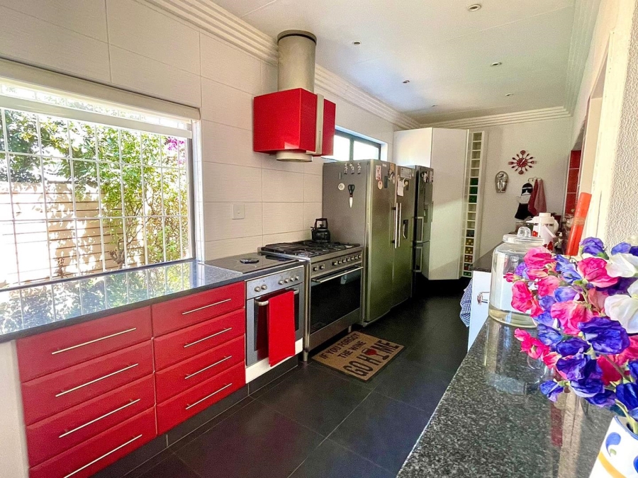 4 Bedroom Property for Sale in Birchleigh Gauteng
