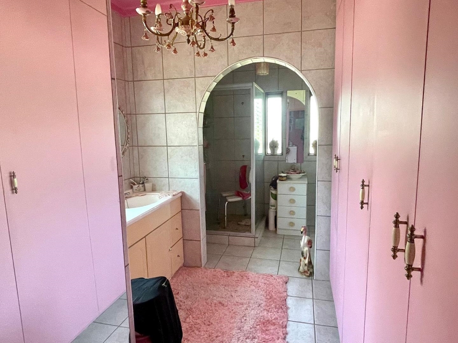 4 Bedroom Property for Sale in Birchleigh Gauteng