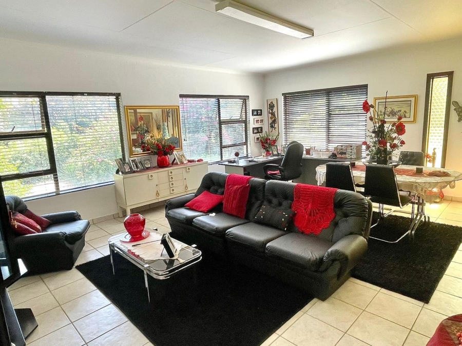4 Bedroom Property for Sale in Birchleigh Gauteng