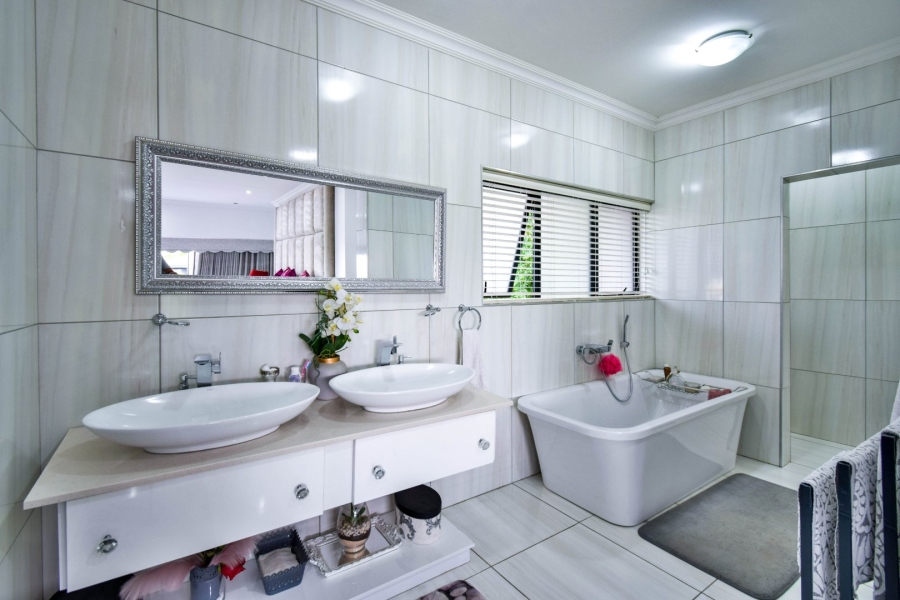 4 Bedroom Property for Sale in Lombardy Gauteng