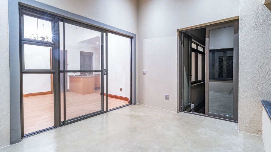 5 Bedroom Property for Sale in Meyersdal Eco Estate Gauteng