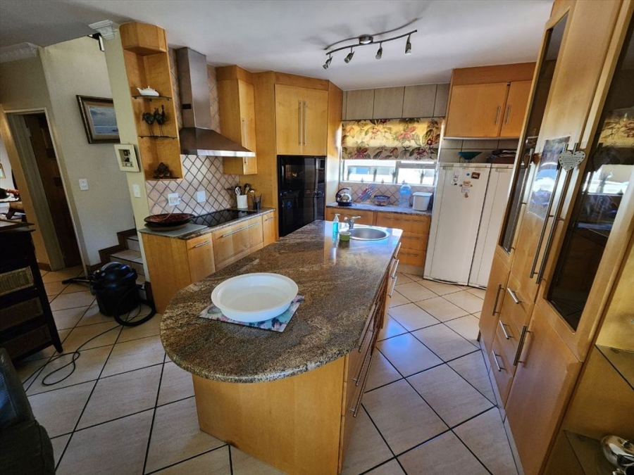 4 Bedroom Property for Sale in Van Riebeeck Park Gauteng