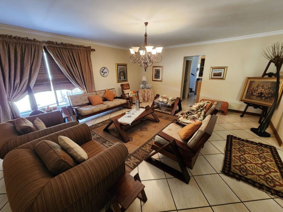 4 Bedroom Property for Sale in Van Riebeeck Park Gauteng