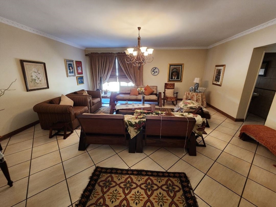 4 Bedroom Property for Sale in Van Riebeeck Park Gauteng