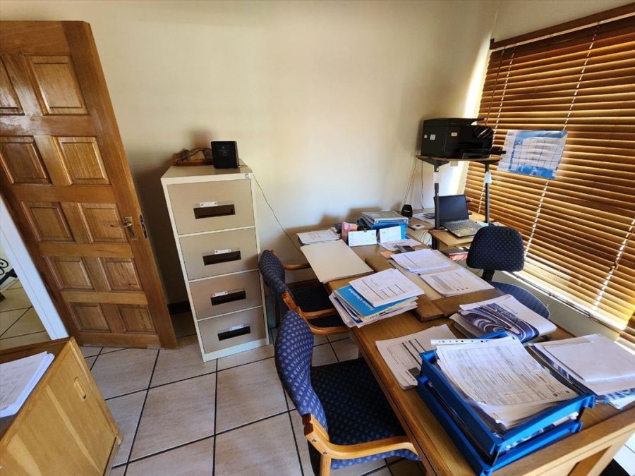 4 Bedroom Property for Sale in Van Riebeeck Park Gauteng