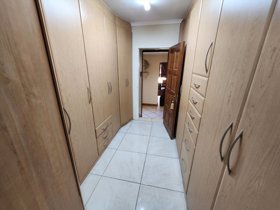 4 Bedroom Property for Sale in Van Riebeeck Park Gauteng