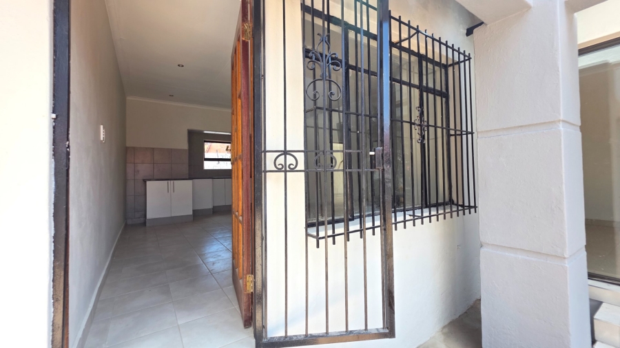 To Let 2 Bedroom Property for Rent in Laudium Gauteng