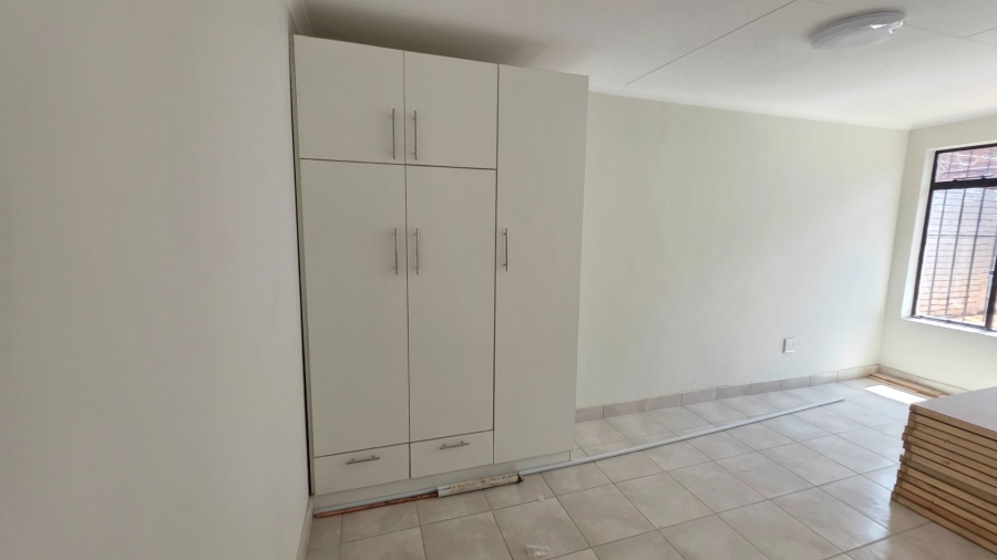 To Let 2 Bedroom Property for Rent in Laudium Gauteng